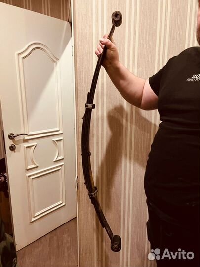 Продам рессору Nissan serena c23 1.6