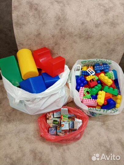 Кубики, лего-блоки