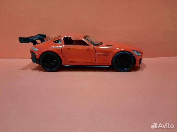 Машинка суперкар игрушка масштаб 1:36