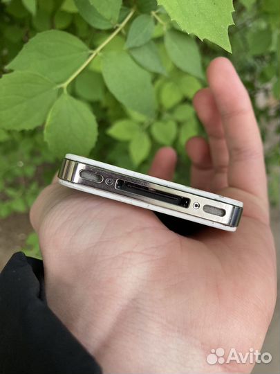 iPhone 4S, 16 ГБ
