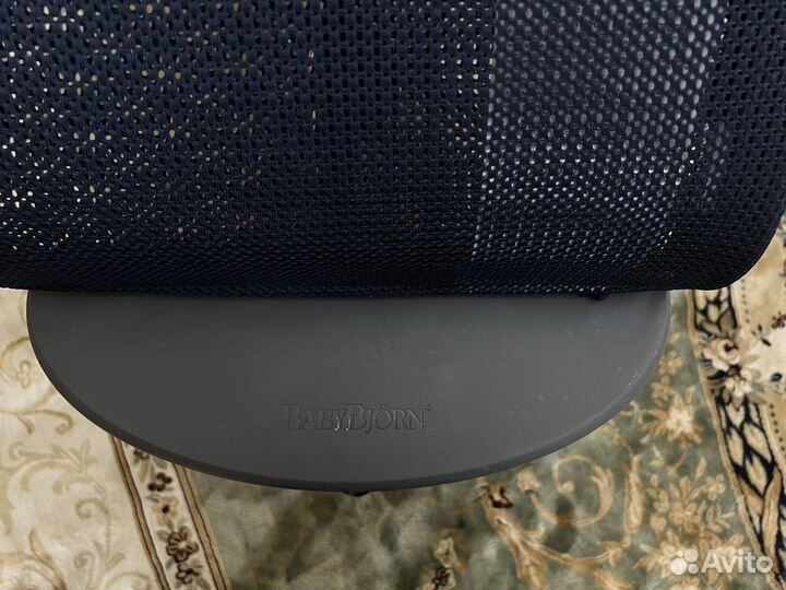 Комплектом эргорюкзак One Mesh и шезлонг Babybjorn