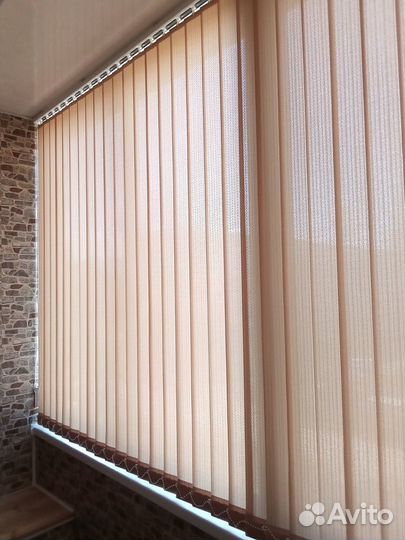 Жалюзи и рулонные шторы на окна