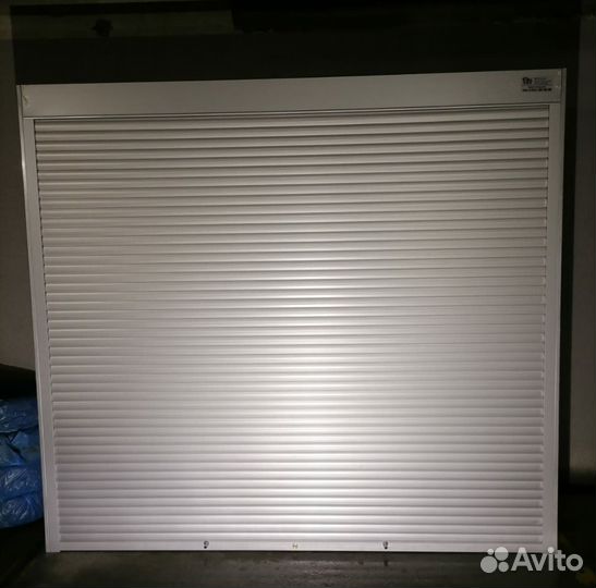 Роллетные шкафы в паркинг/ Шкаф для паркинга