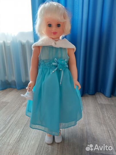 Кукла Снежана со звуковым устройством, ходит