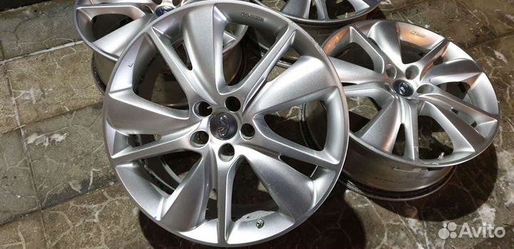 Оригинал Infiniti FX37 R20 5x114,3 с датчиками