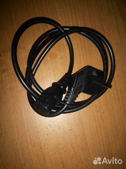 Сетевой кабель для компьютера или монитора
