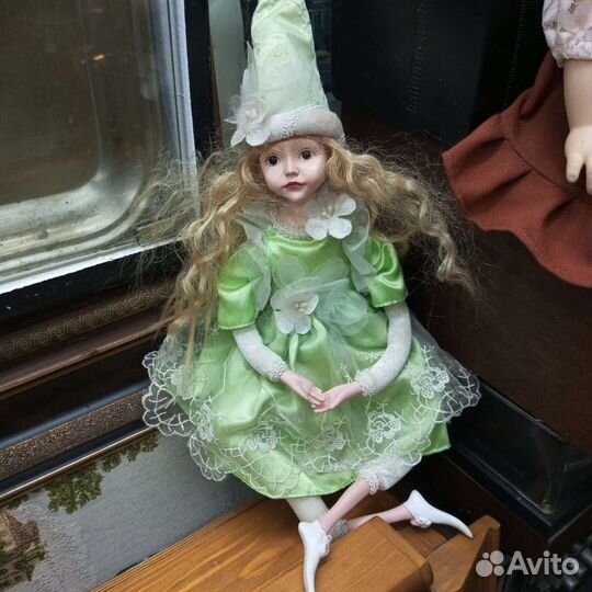 Кукла фарфор музыкальная механическая с заводом