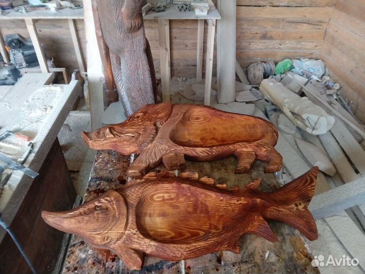 Резные подносы из дерева