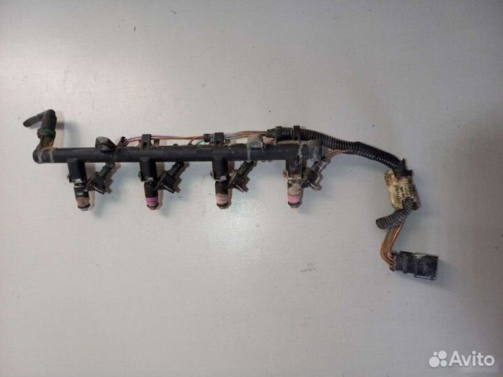 Топливная рампа с форсунками Renault Megane седан