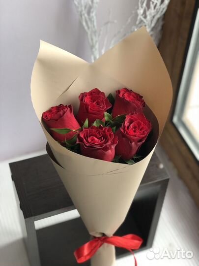 Букеты цветов, розы с доставкой Тольятти