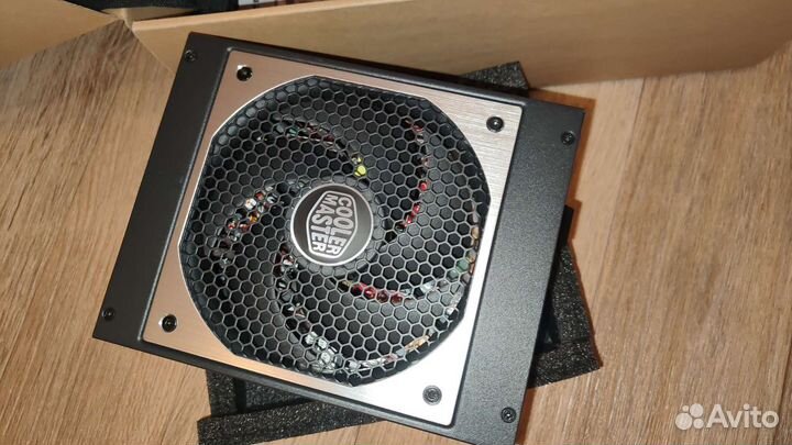 Блок питания Cooler Master V1200 Platinum
