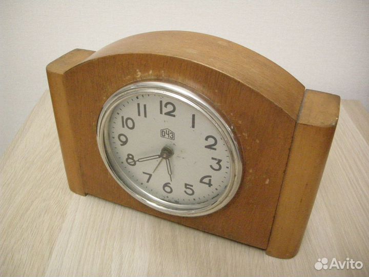 Часы будильник 