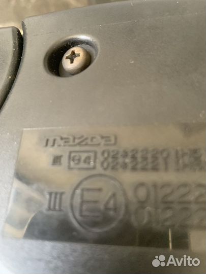 Боковое зеркало на Мазду