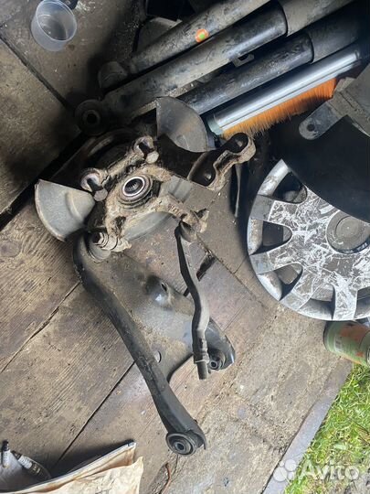 Кулак правый в сборе рено логан сандеро