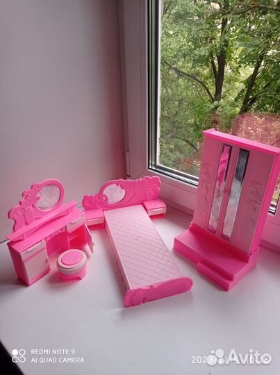 Мебель для кукольного домика