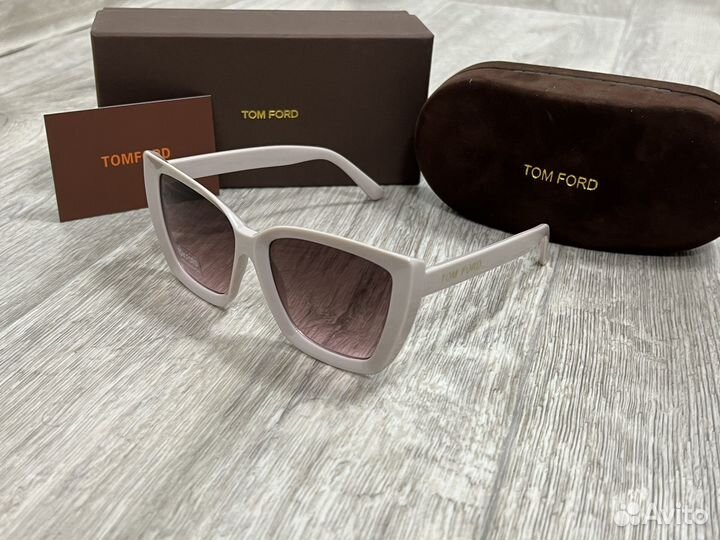 Солнцезащитные очки tom ford
