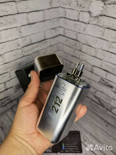 Мужские духи 212 VIP Men