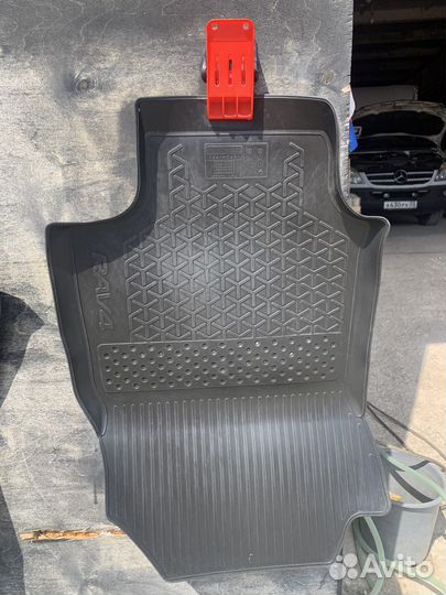 Автомобильные коврики Toyota Rav4