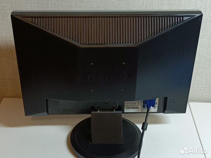 Монитор Samsung