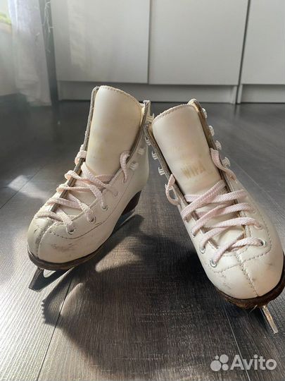 Фигурные коньки wifa