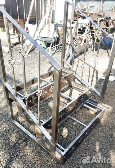 Лестница прямая под ключ