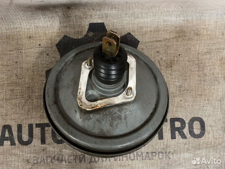 Тормозной вакуумник Mercedes W210 A0044302830