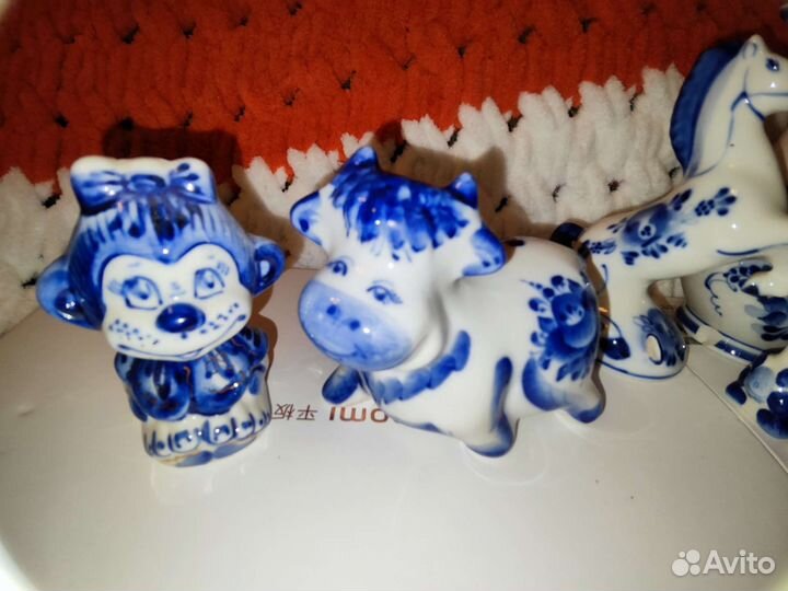 Статуэтки Гжель