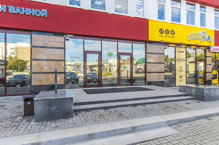 Торговая площадь 60м в ТЦ Уралец