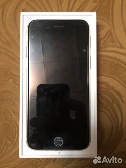 Телефон iPhone se 2022