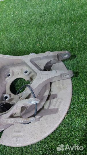 Тормозной щиток правый Tesla Model S 2015