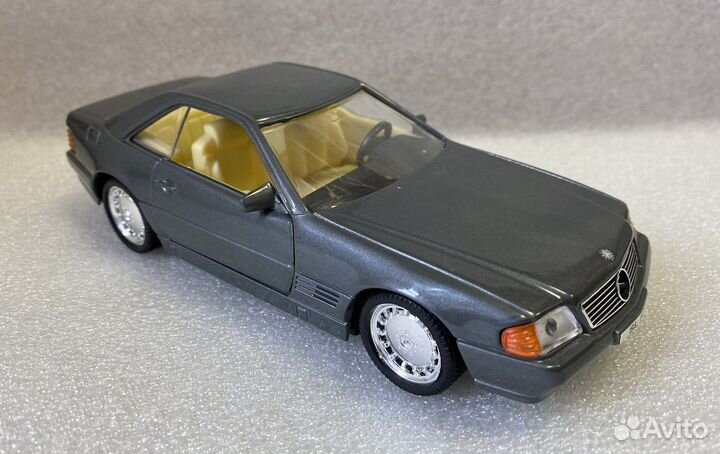 Mersedes Benz 500SL модель авто 1/24
