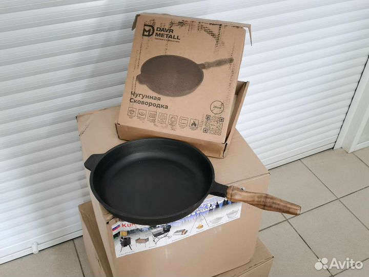 Чугунная сковорода 260х40 davr metall