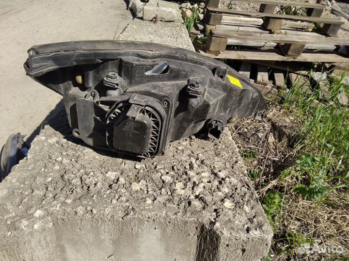 Фара Форд Фокус 1 передняя левая