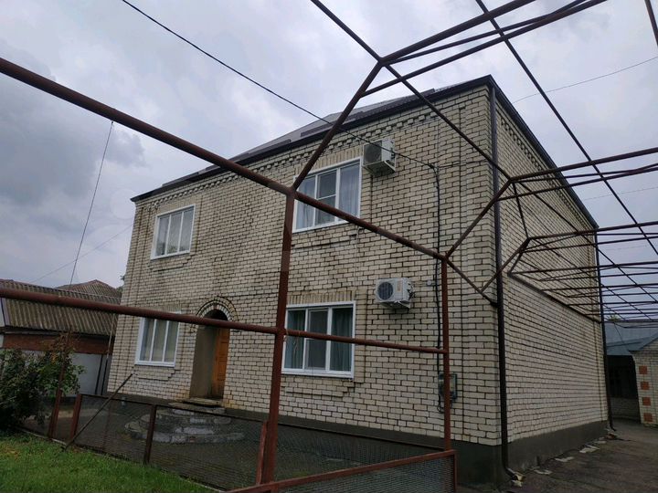 Дом 223 м² на участке 12,3 сот.