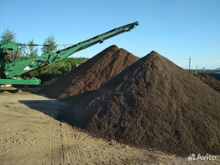 Растительная просеянная смесь торфа и земли