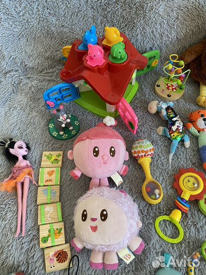 Детские развивающие игрушки пакетом более 50 шт