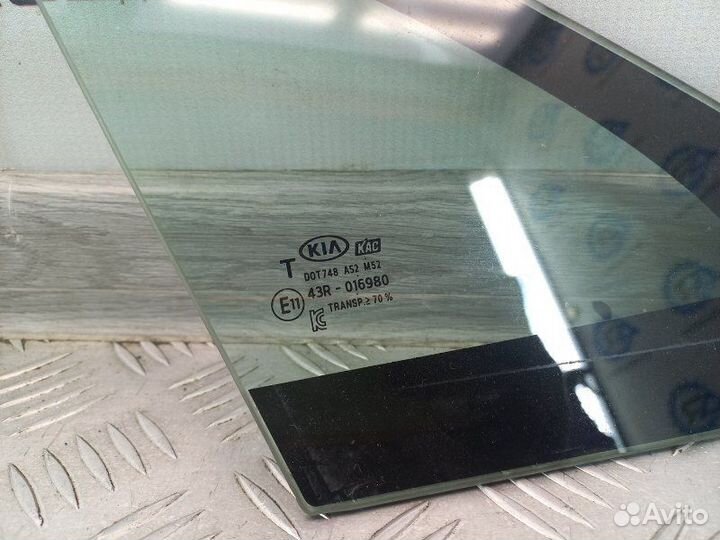 Стекло кузовное переднее правое переднее правое