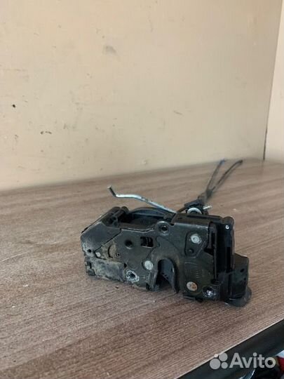 Замок двери задней правой emgrand