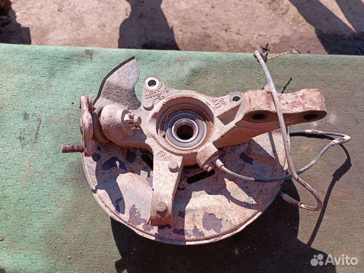 Кулак передний правый Джили эмгранд EC7 2013г