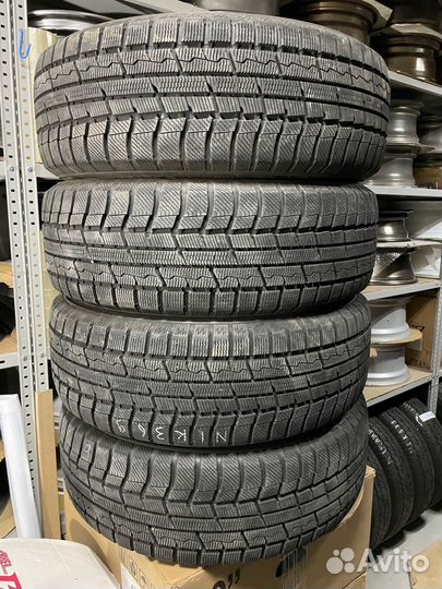 Toyo Winter Tranpath TX 215/60 R17 96Q