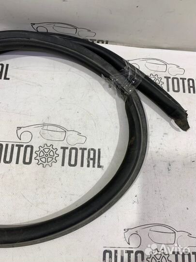 Уплотнитель капота Bmw 745 E65 N62B44 2004