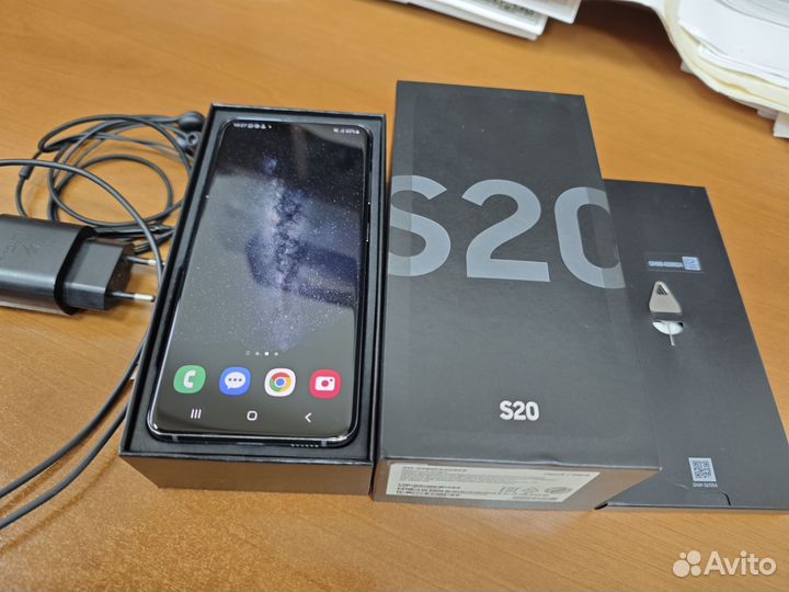 Samsung Galaxy S20, 8/128 ГБ