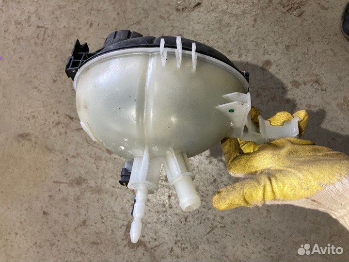 Бачок расширительный Mercedes-Benz C-Class W204