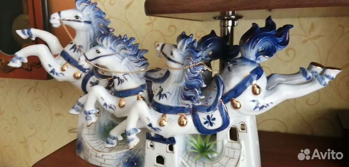 Фарфоровая статуя. Ночник