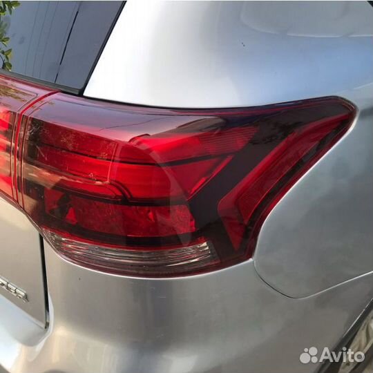 Фонарь задний наружный Mitsubishi Outlander 3