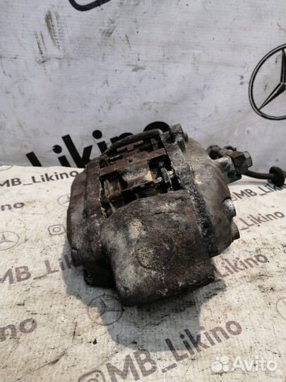 Тормозной суппорт передний правый Mercedes Ml W163