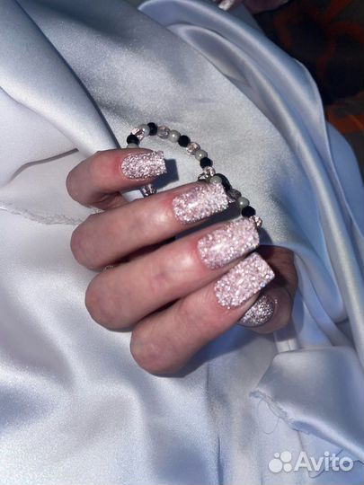 Наращивание ногтей/педикюр/маникюр