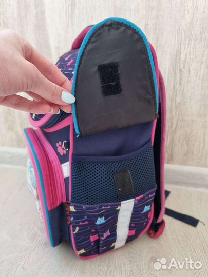Рюкзак школьный для девочки 1-4 класс