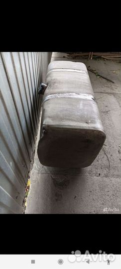 Топливный бак на грузовик