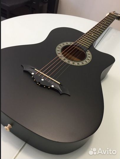 Гитара новая